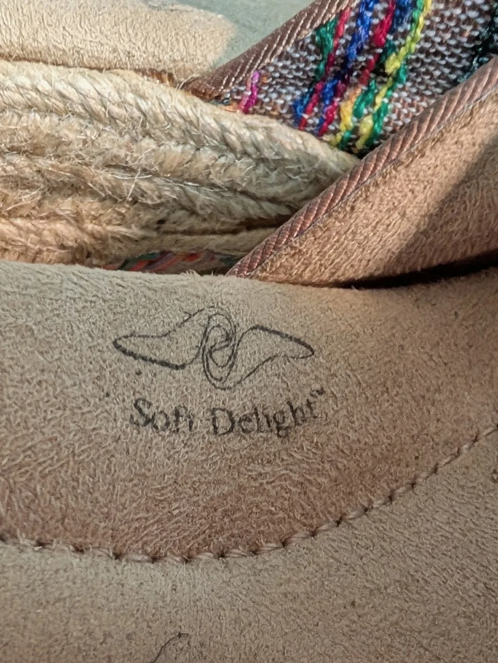 Soft Style Cushioned Multicolor Woven Espadrille Wedges Size 11